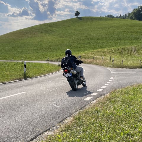Motorrad Fahrschule in der Zentralschweiz – praktische Ausbildung auf der Strasse