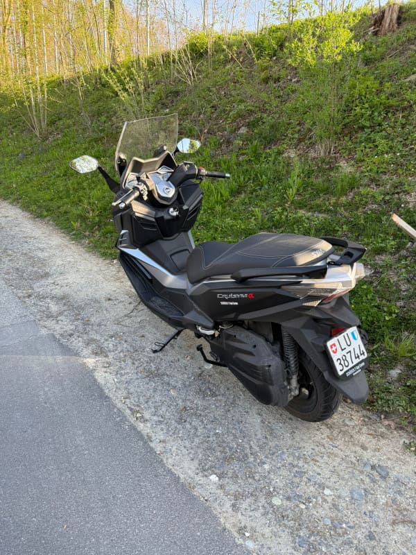 SYM 125ccm - Kategorie A1 - Heckansicht - Rollermiete beim Motogrundkurs